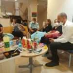 איתי אלימלך, יו"ר מחוז חיפה והצפון בארגון נכי צה"ל בביקור בבית חולים לאחר הצתו של איציק סעידיאן (צילום: ארגון נכי צה"ל)