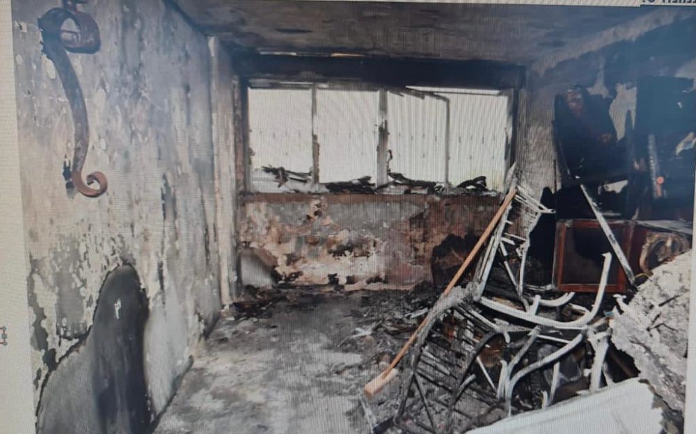 הדירה שנשרפה (צילום: דוברות המשטרה) 