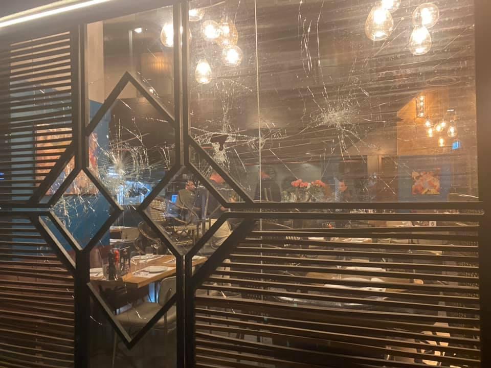התקפת פורעים ערבים על מסעדת סנגריה ומלון דיאנה (צילום: רשתות חברתיות - לפי חוק זכויות יוצרים סעיף 27א')