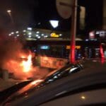 תאונה בין רכב פרטי לאוטובוס בחיפה • הרכב עלה באש (צילום: כבאות והצלה)