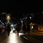 פרשי משטרה בפעולה במהלך התפרעות פרו-פלסטינית בשדרות בן גוריון 11/5/21 (צילום: שי רגב)