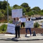 הפגנה נגד פירוק גג האסבסט בליאו בק (צילום: שקד ברויר)
