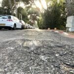 שדרות הצבי – מהמורות בכביש – יוני 2021 (צילום: ירון כרמי)