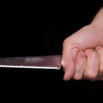 דקירה - סכין - אילוסטרציה (צילום: חי פה)