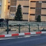 תאונות בכרמל הצרפתי – קיה פיקנטו ברחוב קאודרס (צילום: חי פה)