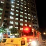 שריפה במלון לאונרדו שבחוף הכרמל בחיפה – 11/8/21 (צילום: כבאות והצלה)