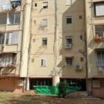 מבנה מסוכן ברחוב אחווה 25 בחיפה – "עזרה ראשונה" שנועדה למנוע את קריסת המבנה (צילום: דודי מיבלום)