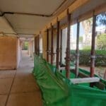 מבנה מסוכן ברחוב אחווה 25 בחיפה – "עזרה ראשונה" שנועדה למנוע את קריסת המבנה (צילום: דודי מיבלום)