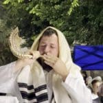 הרב יהודה גינזבורג בתפילת הנעילה של יום הכיפורים ותקיעת השופר – חיפה 16/9/21 (צילום: ירון כרמי)