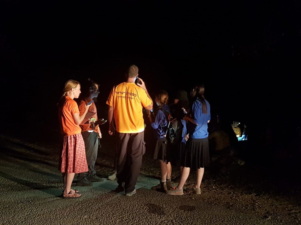 מבצע איתור וחילוץ של קבוצה גדולה של בני נוער בכרמל (צילום: יח' החילוץ גליל-כרמל)