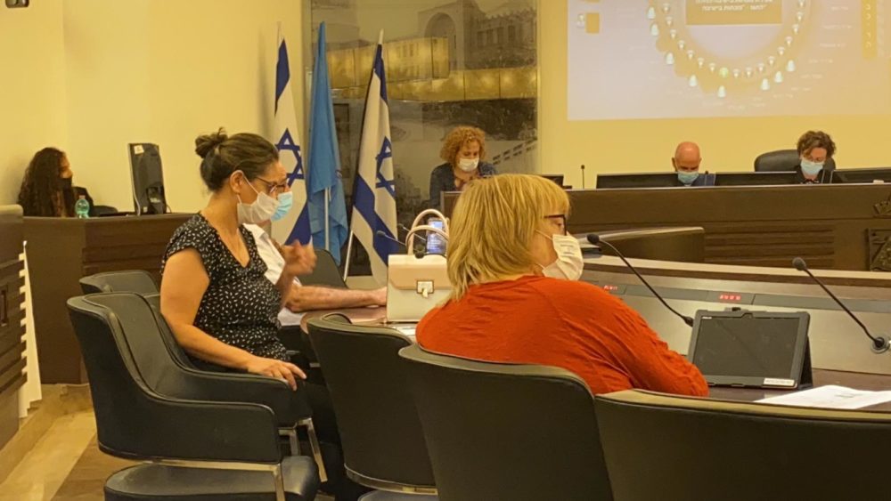 דיון במועצת העיר חיפה (צילום: מיכל ירון)