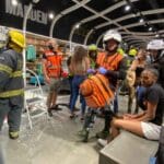 רכב נכנס לתוך חנות במרכז ביג בצומת קריית אתא (צילום: אתר 970 – חיפה החרדית)