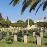 בית קברות נוצרי – ההיסטוריה של שכונת  אלעתיקה בחיפה (צילום: כמיל סארי)