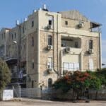 אחד המבנים ההיסטוריים – ההיסטוריה של שכונת  אלעתיקה בחיפה (צילום: כמיל סארי)
