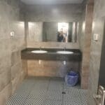 שירותים ציבוריים בשוק תלפיות (צילום: סמר עודה כרנתינג'י)