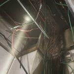 כבלי חשמל שעלו באש – שריפה במבנה בטירת כרמל (צילום: כבאות והצלה)