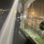 לוחמי האש במהלך פעילות כיבוי וסריקה – שריפה במבנה בטירת כרמל (צילום: כבאות והצלה)
