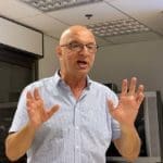 וואליד כרכבי במהלך הרצאה (צילום: ירון כרמי)