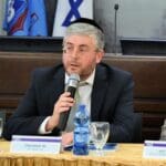 מנחם קפלן מסיעת דגל לתושב (צילום: ראובן כהן)