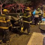 רכב מעוך – חילוץ אדם שנלכד ברכבו בתאונת דרכים בדרך פרויד חיפה (צילום: כבאות והצלה)