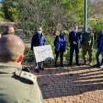 קליש ואנשי פיקוד העורף בסיור בשכונות מערב הכרמל (צילום: דוברות עיריית חיפה)