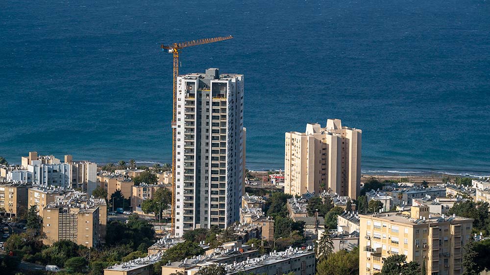 בניה חדשה לגובה בחיפה - מגדל אירופה בקריית שפרינצק בחיפה (צילום: ירון כרמי)
