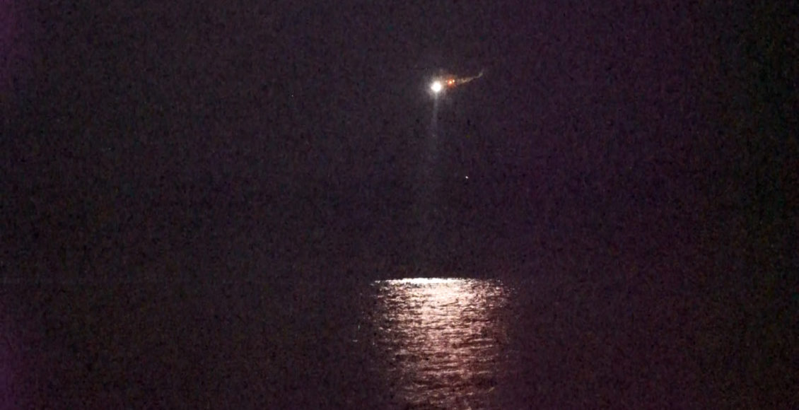 חיפוש אחר טייסי מסוק שנפלו לים מול חופי חיפה (צילום: חי פה)