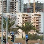 נאות פרס – מבט מאצטדיון הכדורגל מנופים בניה חדשה