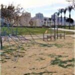 פארק הכט מכוסה חול (צילום: בני ראקוב)