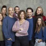 מימין לשמאל: חן גרטי – נופר הורביץ – צביה הוברמן – רועי שגב – ענבל גנצר – תום חודורוב – רן דברת – הדס קריידלמן גלבוע – הדר גלרון (צילום: ז'ראר אלון עבור פסטיבל חיפה להצגות ילדים))