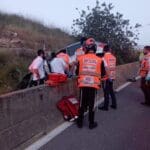 רכב התנגש בגדר ההפרדה בדרך רופין בחיפה (צילום: איחוד הצלה)