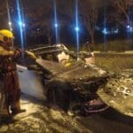 רכב עלה באש ביציאה ממנהרות הכרמל (צילום: כבאות והצלה)