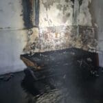 שריפה בדירת מגורים ברחוב החלוץ בחיפה (צילום: כבאות והצלה)