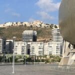חיפה • שכונת נאות פרס – מבט מאצטדיון סמי עופר (צילום: ירון כרמי)