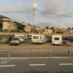 קרוואנים בטיילת שיקמונה (צילום: ירון כרמי)