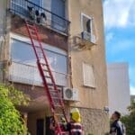 מחלצים את צ'אבי (צילום: כבאות והצלה)
