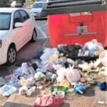 פחים הפוכים ברמת אשכול סמוך לכלי רכב (צילום: חי פה בשטח)