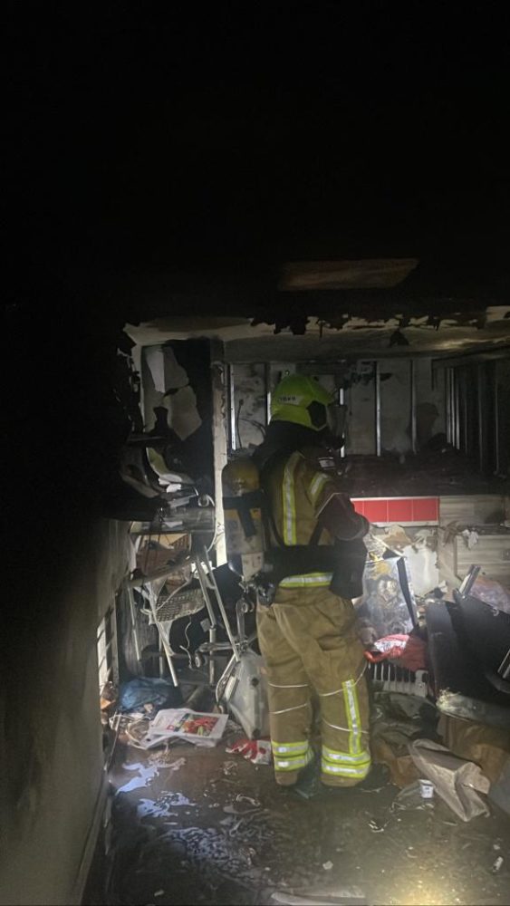 דירה שנשרפה ברחוב יוסף הגידם בחיפה (צילום: כבאות והצלה)