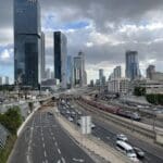תל אביב – נתיבי איילון – רכבת (צילום: ירון כרמי)