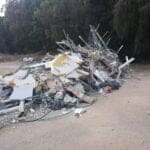 השליך פסולת בניין בניגוד לחוק ונקנס (צילום: דוברות עיריית חיפה)