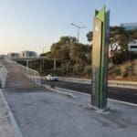 הגשר המוביל לתחנת הרכבלית אוניברסיטה (צילום: ציפורה)