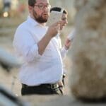 מצוות "תשליך" בחוף בת גלים בחיפה (צילום: דרור שמילוביץ)