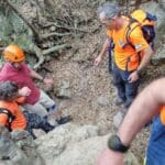 חילוץ מטיילת שנפגעה בראשה (צילום: יחידת החילוץ גליל כרמל)