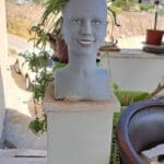 מה אומרות עינייך? אך העיקר החיוך. יצירה מאת מינה בן נון (צילום: רחלי אורבך)