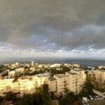 גשם ראשון על הכרמל וקשת מעל הים (צילום: ירון כרמי)