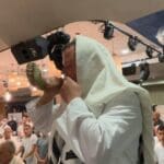 תקיעת השופר • הרב יהודה גינזבורג – צאת יום הכיפורים (צילום: חי פה-TV)