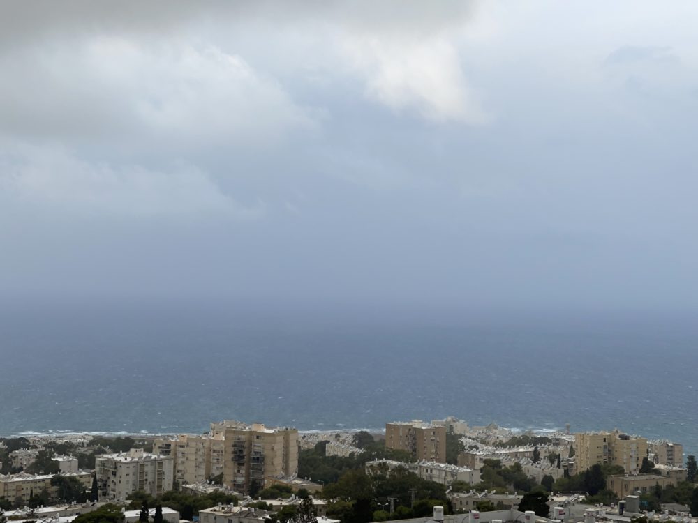 מזג האוויר בחיפה - מבט על הים (צילום: חי פה-TV)