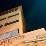 שריפה במבנה נטוש ברחוב סירקין בחיפה (צילום: כבאות והצלה)