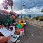 אשפה ברחובות – סטלה מריס בחיפה – שביתה – סכסוך עבודה בעיריית חיפה (צילום: אופק)