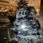 רכב נשרף בחניון בניין מגורים בחיפה (צילום: כבאות והצלה)